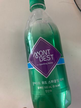 몽베스트 Montbest with Sparkling water Plain 20병 — 5점을 준 리뷰어가 2022년 9월 올린 사용 사진
