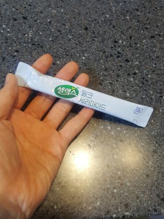 셀렉스스포츠 셀렉스 밀크세라마이드 저분자피쉬콜라겐 28포 X 1박스 — 5점을 준 리뷰어가 2021년 5월 올린 사용 사진