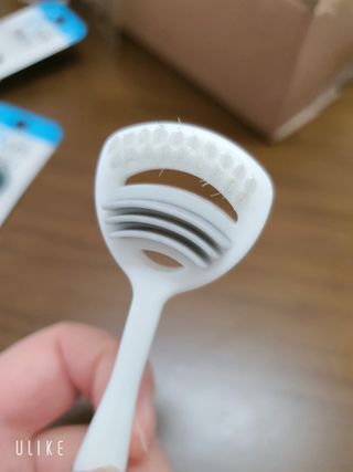 크리오 클리어스 혀백태제거 구취관리 혀클리너 — 1점을 준 리뷰어가 2021년 3월 올린 사용 사진