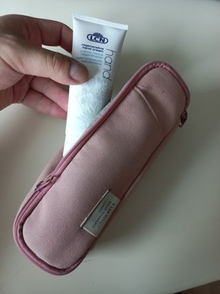LCN(엘씨엔) LCN 리제너러티브 핸드크림 75ml 주름개선 고보습 재생핸드크림 — 5점을 준 리뷰어가 2022년 8월 올린 사용 사진