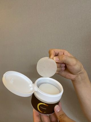 산다화 비타민씨 화이트닝 토너 패드 — 5점을 준 리뷰어가 2023년 9월 올린 사용 사진