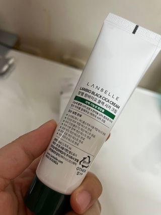 랑벨 랑바이오 블랙 시카 크림 50ml(블랙비 프로폴리스, 시카 4종, 판테놀 10 함유) — 5점을 준 리뷰어가 2022년 7월 올린 사용 사진