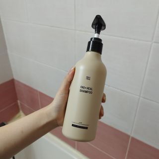 패스트힐(fast heal) 패스트힐 탈모증상완화샴푸 470ml — 5점을 준 리뷰어가 2022년 12월 올린 사용 사진