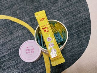 페페로니 잘 먹는 캣츄 - 무항생제 닭고기 12개 + 원양선 참치 12개 — 5점을 준 리뷰어가 2021년 8월 올린 사용 사진