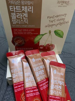자연에온 가득담은 몽모랑시 타트체리 콜라겐 젤리스틱 — 5점을 준 리뷰어가 2021년 1월 올린 사용 사진