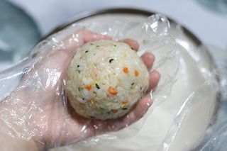 해풀잎 누구나 김밥*1ea [(혼합야채 35g *1ea,  김밥김 (5g, 5ea),  양념간장 (6g, 5ea), 참기름(5g, 2ea)] — 4.5점을 준 리뷰어가 2022년 10월 올린 사용 사진