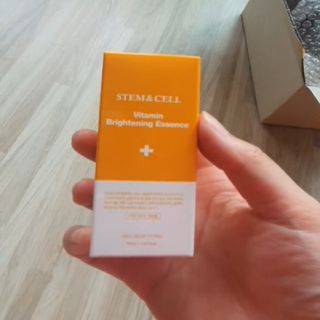 체르엠 스템앤셀 비타민 브라이트닝 에센스 30ml 1개 — 5점을 준 리뷰어가 2022년 4월 올린 사용 사진