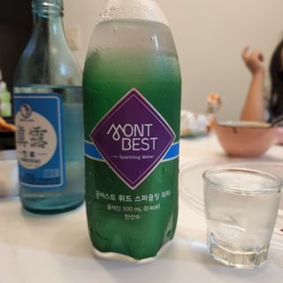 몽베스트 Montbest with Sparkling water Plain 20병 — 5점을 준 리뷰어가 2022년 7월 올린 사용 사진