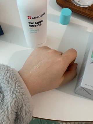 리더스코스메틱 리더스 카밍 바이오틱스 에센스 워터 — 5점을 준 리뷰어가 2021년 3월 올린 사용 사진