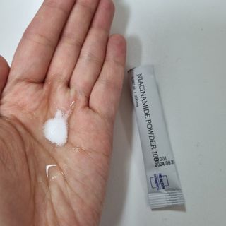 [ 유니자르 ] 미백의 끝판왕 = 브라이트닝99 + 나이아신아마이드100 — 5점을 준 리뷰어가 2022년 1월 올린 사용 사진