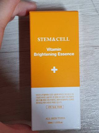 체르엠 스템앤셀 비타민 브라이트닝 에센스 30ml 1개 — 5점을 준 리뷰어가 2021년 11월 올린 사용 사진