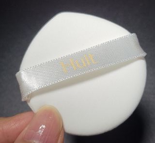 위뜨 글로시 레이어 쿠션 — 5점을 준 리뷰어가 2022년 7월 올린 사용 사진