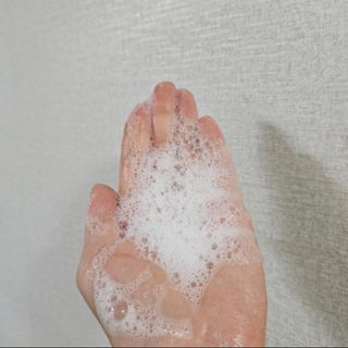프리마인 메이크업과 들뜨는 각질까지 한방에 깐달걀로! 순하기까지한 셀베이스 그린티클렌저(200ml) — 5점을 준 리뷰어가 2023년 5월 올린 사용 사진