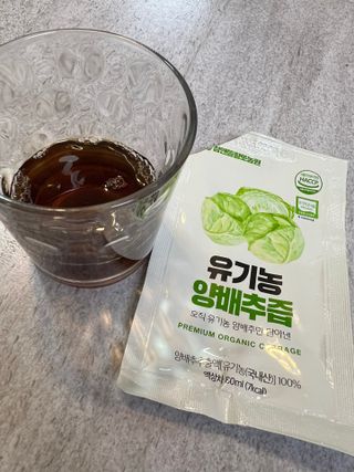 참앤들황토농원 국내산 유기농 양배추를 그대로 담은,  유기농 양배추즙  80ml X 30포 1박스 — 5점을 준 리뷰어가 2023년 4월 올린 사용 사진