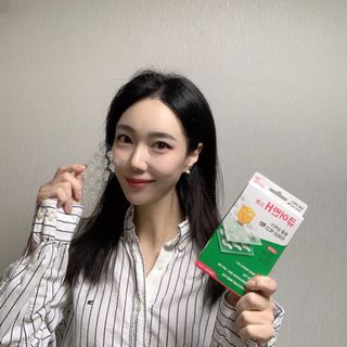[큐어반H 스팟] 자외선 99프로 차단되는 스틱타입 스팟밴드(1팩 / 66매입) — 5점을 준 리뷰어가 2022년 12월 올린 사용 사진