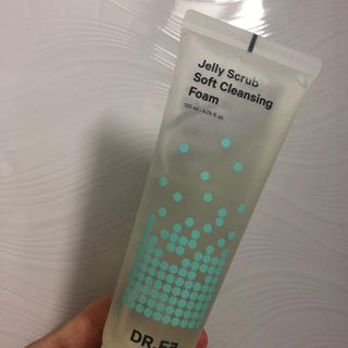 닥터에프파이브 젤리스크럽 소프트 클렌징폼 120ml — 5점을 준 리뷰어가 2022년 6월 올린 사용 사진