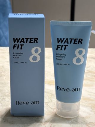 나우 [리브엠]피부 속부터 겹겹이, 촘촘하게! 워터핏8중 수분착붙 크림 — 5점을 준 리뷰어가 2024년 12월 올린 사용 사진