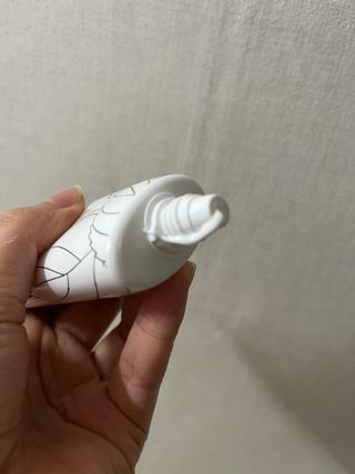 렉스리 데일리 톤업 크림 Rexri Daily Tone Up Cream — 5점을 준 리뷰어가 2022년 10월 올린 사용 사진