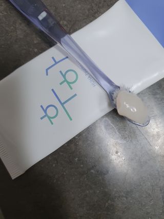 [심폐소생소] 무불소 임산부 천연 치약 — 5점을 준 리뷰어가 2021년 10월 올린 사용 사진