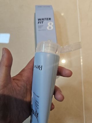 나우 [리브엠]피부 속부터 겹겹이, 촘촘하게! 워터핏8중 수분착붙 크림 — 5점을 준 리뷰어가 2024년 12월 올린 사용 사진