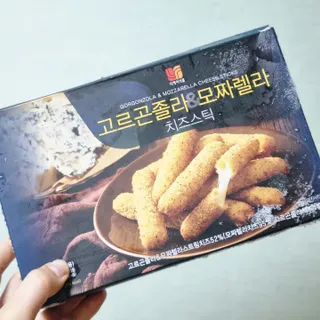 디케이식품(주) 고르곤졸라&모짜렐라 치즈스틱 400g — 4점을 준 리뷰어가 2023년 3월 올린 사용 사진