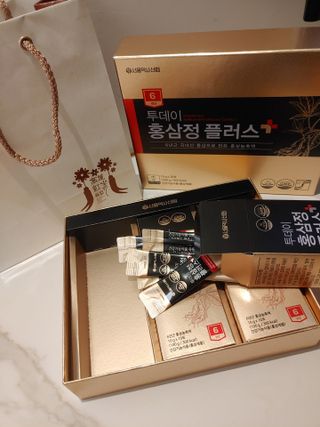서울약사신협_투데이홍삼정플러스스틱_10g x 30포 — 5점을 준 리뷰어가 2021년 6월 올린 사용 사진