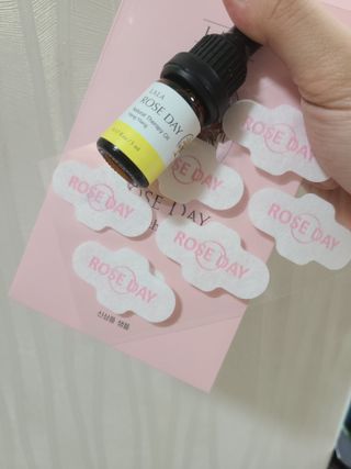 라라로즈데이 시즌2 천연 아로마오일 Y존 케어 속옷향수 이너퍼퓸 5ml  여성의 자존감을 UP시키자 — 5점을 준 리뷰어가 2021년 10월 올린 사용 사진