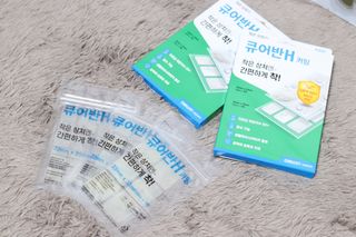 [큐어반H 커팅] 간편하게 떼서 쓰는 자외선차단 습윤밴드 (1팩/30매입) — 4.5점을 준 리뷰어가 2022년 11월 올린 사용 사진