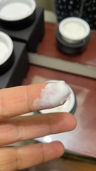 오투에니원 갈락토미세스 비타민 C 프리미엄 블랙스완 크림 50g — 5점을 준 리뷰어가 2023년 1월 올린 사용 사진