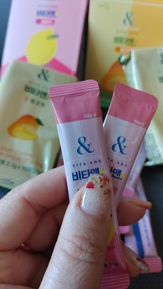 비타앤C 레몬맛, 망고맛 — 5점을 준 리뷰어가 2021년 5월 올린 사용 사진