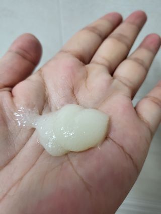 닥터시드 페퍼민트 앤 레몬 비건 비듬케어 쿨 탈모 두피 스크럽 샴푸 — 5점을 준 리뷰어가 2024년 7월 올린 사용 사진
