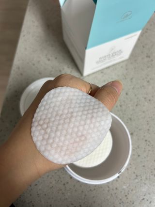 오투에니원 화이트 스완 갈락토미세스 비타민 C 필링 패드 60매 — 5점을 준 리뷰어가 2023년 1월 올린 사용 사진