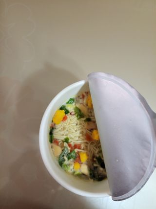 NISSIN 닛신 컵누들  4종 - 씨푸드오리지날, 씨푸드 스파이시, 씨푸드 커리, 씨푸드 XO소스 — 5점을 준 리뷰어가 2022년 11월 올린 사용 사진