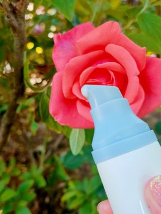 MF[스킨1004] 마다가스카르 센텔라 히알루-시카 워터핏 선세럼 50ml — 5점을 준 리뷰어가 2024년 5월 올린 사용 사진