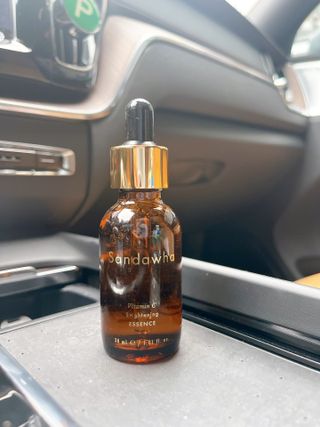 스킨큐어 산다화 비타민c 화이트닝 에센스 30ml — 5점을 준 리뷰어가 2023년 10월 올린 사용 사진