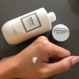 뷰니오 더마플러스 카밍 에멀전200ml — 4점을 준 리뷰어가 2020년 12월 올린 사용 사진