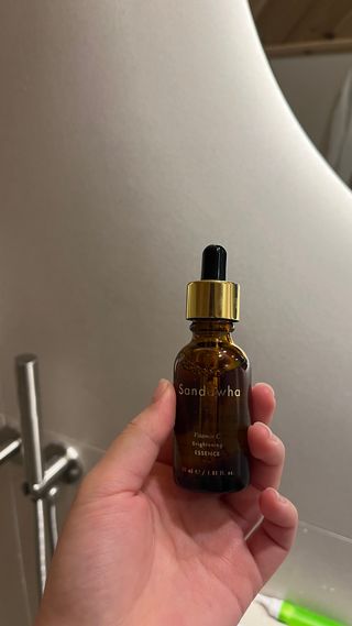스킨큐어 산다화 비타민c 화이트닝 에센스 30ml — 4.5점을 준 리뷰어가 2023년 10월 올린 사용 사진