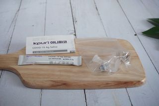 케이퓨리 아나파코 코로나 타액 자가 진단키트 1회분 3개 — 5점을 준 리뷰어가 2023년 4월 올린 사용 사진
