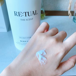 레츄얼 더 센트 바디로션 시크릿 파라다이스(500ml) — 5점을 준 리뷰어가 2022년 10월 올린 사용 사진