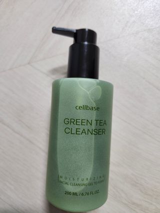 프리마인 메이크업과 들뜨는 각질까지 한방에 깐달걀로! 순하기까지한 셀베이스 그린티클렌저(200ml) — 5점을 준 리뷰어가 2023년 4월 올린 사용 사진