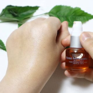 유니베르소 로즈힙 오일 15ml — 5점을 준 리뷰어가 2021년 5월 올린 사용 사진
