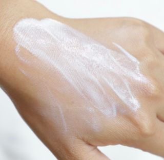 아이레시피 모이스트터치 스포츠 선밀크 50ml (SPF50+ PA+++) — 5점을 준 리뷰어가 2023년 6월 올린 사용 사진