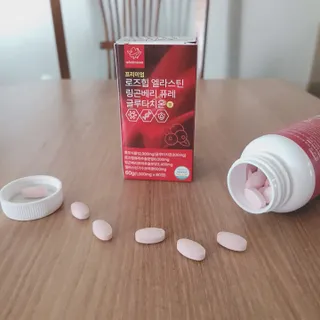 웨일섬 프리미엄 로즈힙 엘라스틴 링곤베리 퓨레 글루타치온 정 — 5점을 준 리뷰어가 2023년 7월 올린 사용 사진