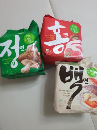[풀무원] 자연은맛있다 정면, 백면, 홍면  세트 — 4점을 준 리뷰어가 2021년 4월 올린 사용 사진
