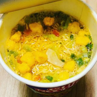 NISSIN 닛신 컵누들  4종 - 씨푸드오리지날, 씨푸드 스파이시, 씨푸드 커리, 씨푸드 XO소스 — 5점을 준 리뷰어가 2023년 1월 올린 사용 사진