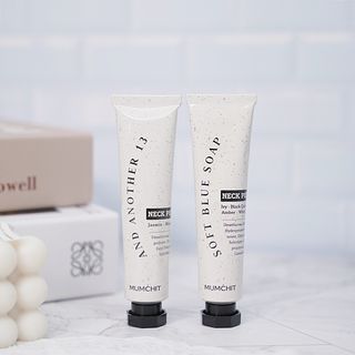 멈칫(MUMCHIT) 넥퍼퓸 NECKPERFUME 2가지 향 — 4.5점을 준 리뷰어가 2021년 11월 올린 사용 사진