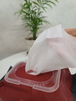 마미요 대용량 플레인 아기물티슈 베이직 캡형 100매 * 10개 — 4점을 준 리뷰어가 2022년 12월 올린 사용 사진