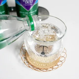 몽베스트 Montbest with Sparkling water Plain 20병 — 5점을 준 리뷰어가 2022년 10월 올린 사용 사진