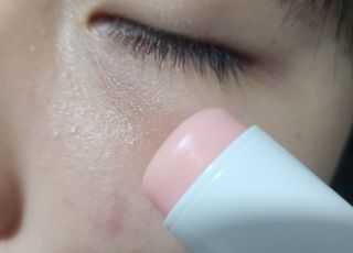 스킨큐어 산다화 카멜리아 안티 링클 멀티밤 — 5점을 준 리뷰어가 2022년 12월 올린 사용 사진