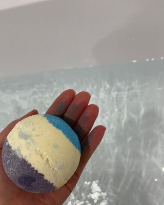 소담스퀘어 상암 Evreryday Bath Bomb Day7(에브리데이 배쓰밤 데이7) / 7종 중 2종 랜덤발송 — 5점을 준 리뷰어가 2022년 11월 올린 사용 사진